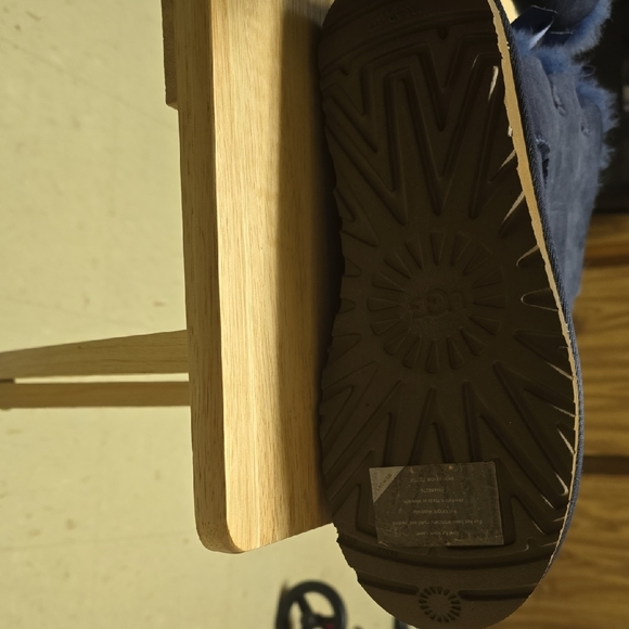 UGG Cozy Women's Navy Blue Bailey BOW II - Picture 6 of 13